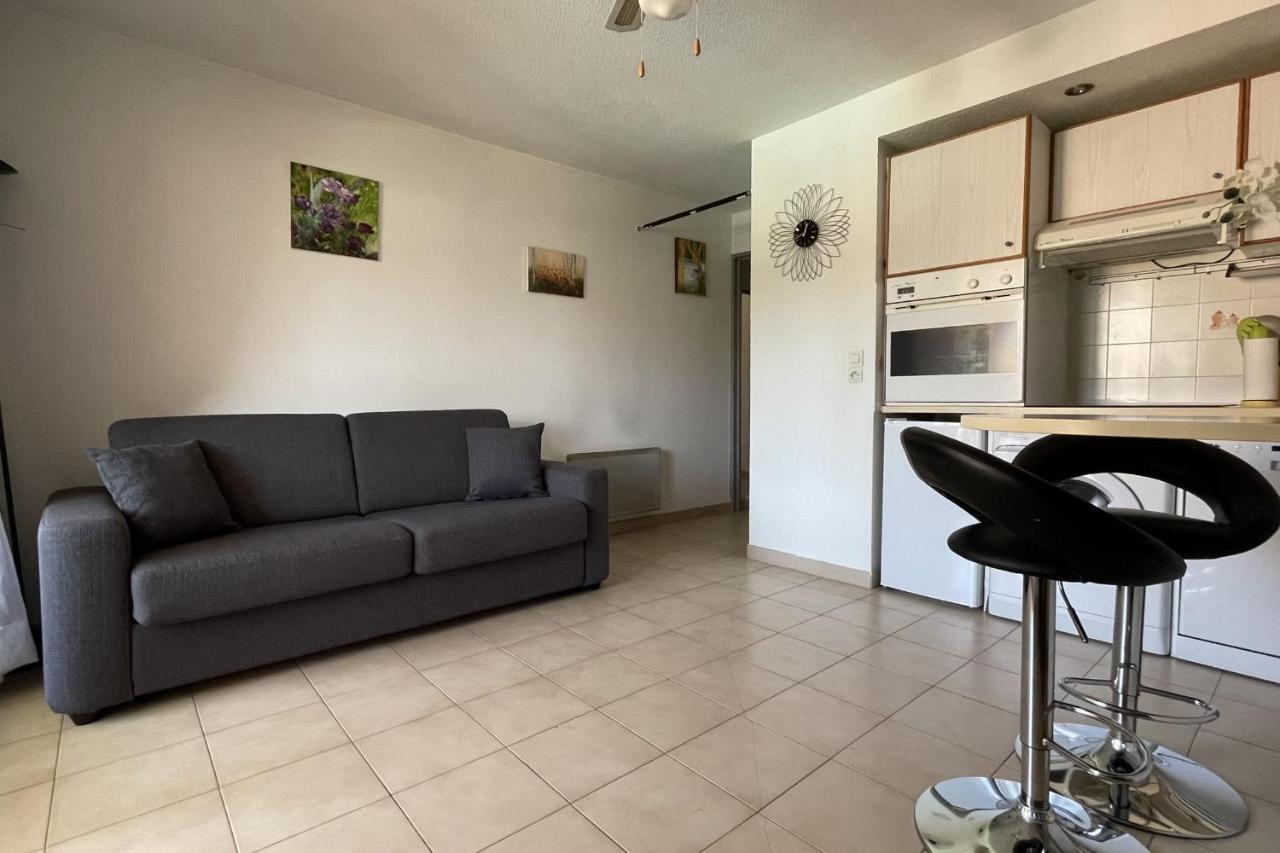 T2 With Balcony Close To The Sea Sainte-Maxime Luaran gambar